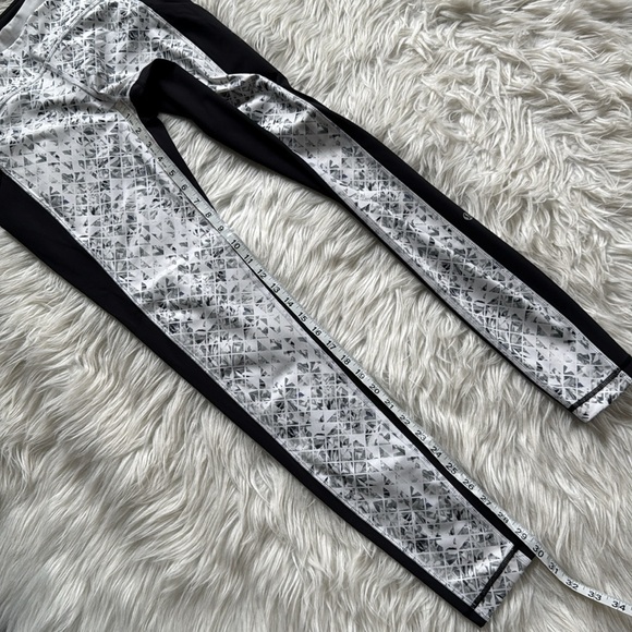 Lululemon Speed Tight II Full-On Luxtreme Size 8 - Picture 14 of 14